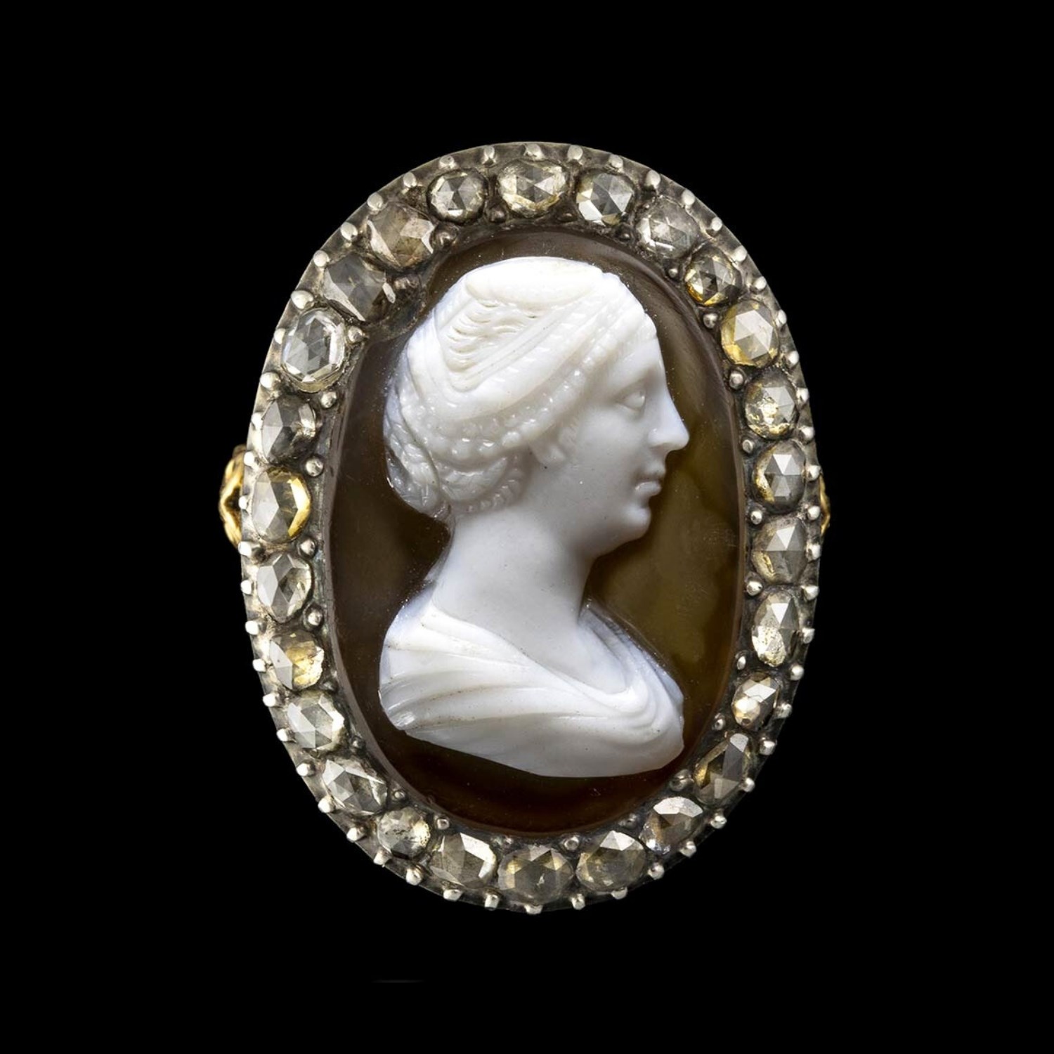A French 18K Gold Ring with Agate Cameo & Rose-Cut Diamonds – Empress Faustina the Elder